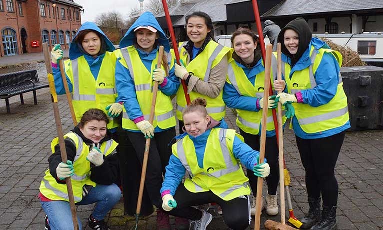 Student volunteering hits record high as hundreds help out for good causes