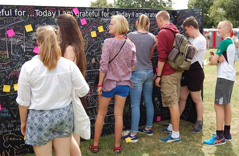 gratitude-wall-display