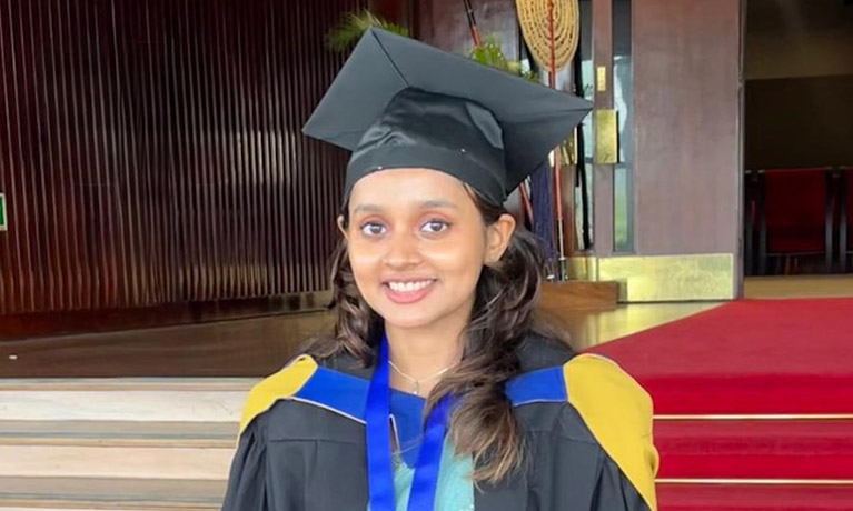 Upeka Gimhani Katunaratne graduation photo